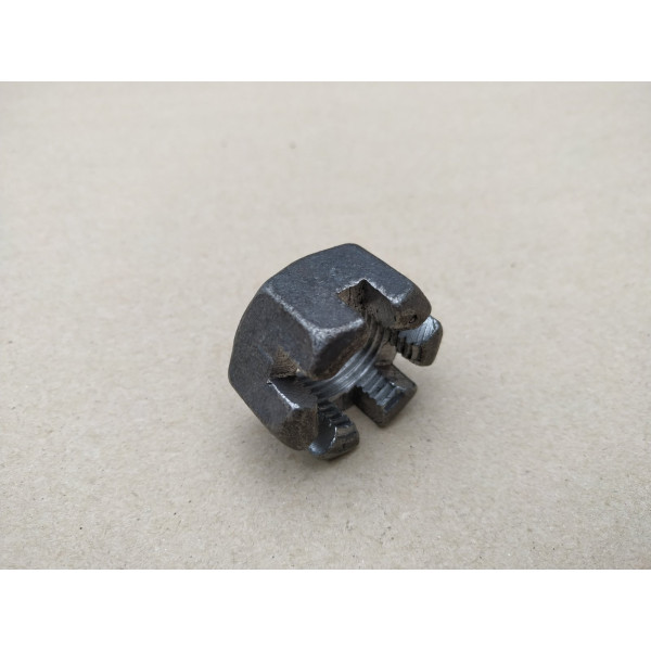 М24*2 Гайка провушини (корончата)