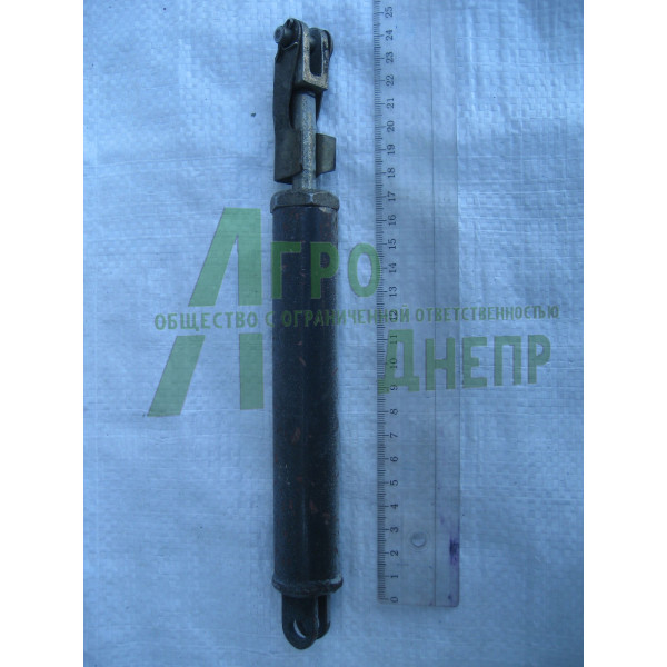 45Т-6706200СБ Амортизатор кабины (задней рамки)